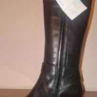 Stivale altro con zeppa