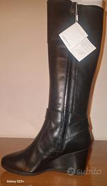 Stivale altro con zeppa