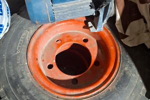  ruote e cerchi 5 fori per carello elevatore
