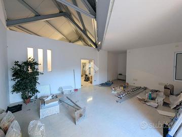 NEGOZIO A CONEGLIANO