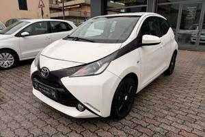 Toyota Aygo 1.0 VVT-i 69 CV 5 porte x-black