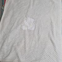 copertina neonato bianca motivo a bolle in rilievo