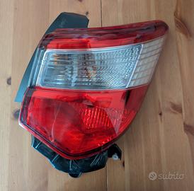 Toyota Yaris Stop luce posteriore Faro