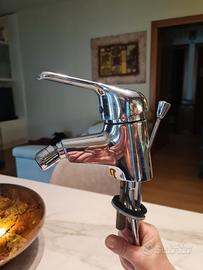 Rubinetti Miscelatori e porta asciugamano 