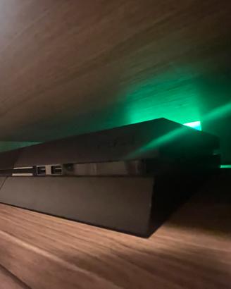Playstation 4 - 1 TB e giochi