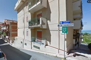 Appartamento a Campofelice di Roccella primo piano