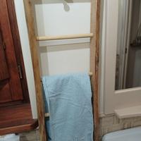 scala in legno d'arredamento 