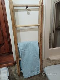 scala in legno d'arredamento 