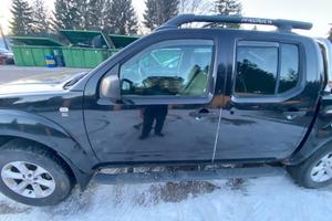 PORTA ANTERIORE SINISTRA PER NAVARA D40 2007