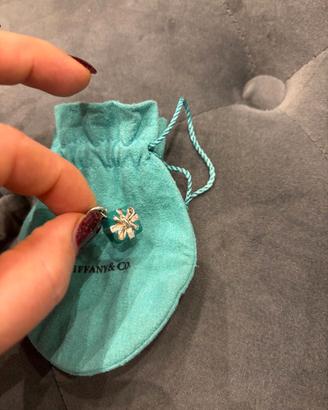 Ciondolo gioiello Tiffany in negozio 520