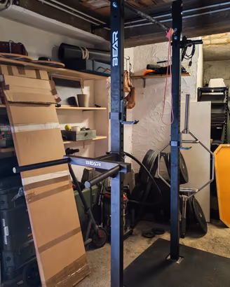 Rack Bear Fitness wall rig squat crossfit