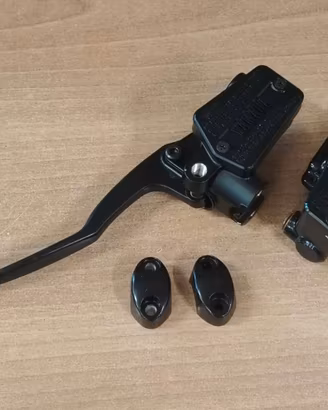 YAMAHA Pompa frizione/freno - FZR/V-Max/FJ/XJR NOS