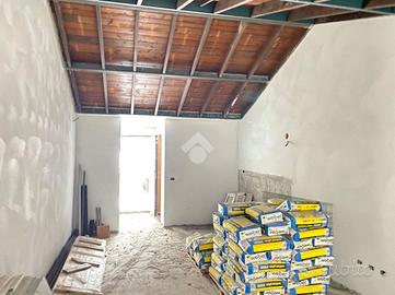 MONOLOCALE A ABETONE CUTIGLIANO