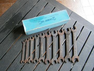 10 chiavi inglesi doppie, risalenti agli anni '50 - Giardino e Fai da te In  vendita a Varese