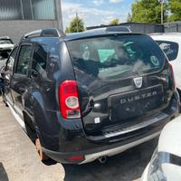 posteriore dacia duster 1 serie per ricambi NO FAN