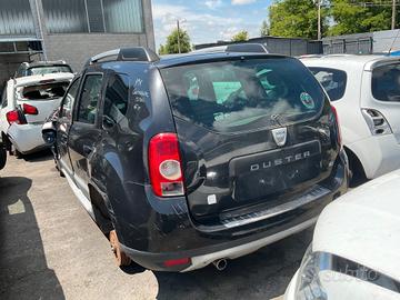 posteriore dacia duster 1 serie per ricambi NO FAN