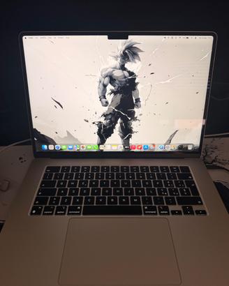 MacBook Air M2 15 inch