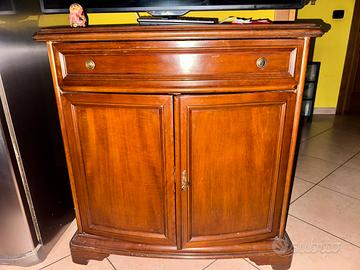 Mobile in legno porta tv