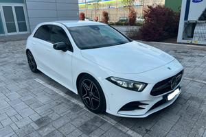 Mercedes Benz classe A 180d ///AMG premium 