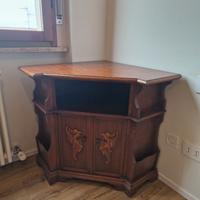 Mobile Angoliera Porta TV in Legno con Intagli