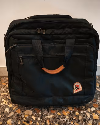 borsa Invicta con ruote