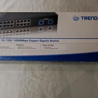 TRENDNET TEG-S224 SWITCH A 24 PORTE - 2 PORTE GIGA