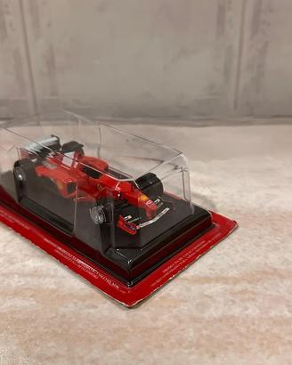 Modellino F1 Ferrari F399 - 1999 Eddie Irvine n.4