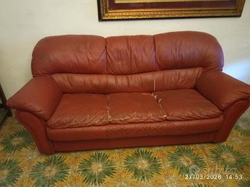 Divano letto in pelle rosso vinaccia 