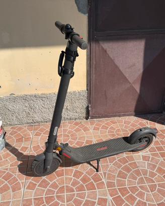 Monopattino elettrico Segway ninebot E22e