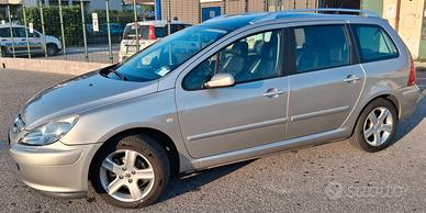 Peugeot 307 SW 1.6  Benzina interni in Pelle