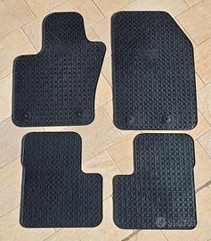 Tappetini in gomma e vasca baule Fiat 500X