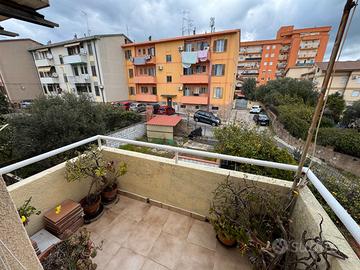Luminoso Quadrivano con doppio balcone e cantina