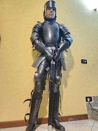 Mytholon Armatura in Acciaio Nero Fantasy.