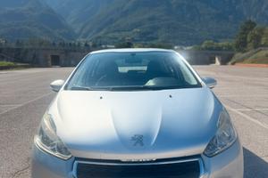 Peugeot 208 Neopatentati