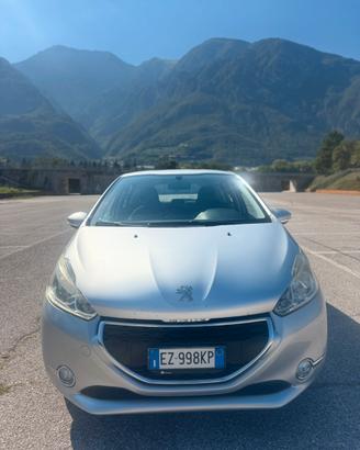 Peugeot 208 Neopatentati