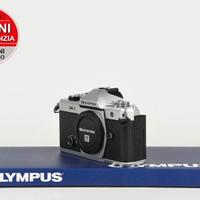 Olympus OM System OM-3 USATO GARANTITO PER DUE ANN