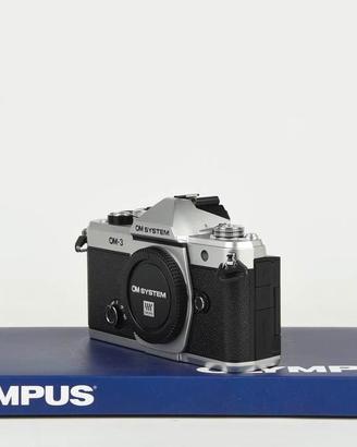 Olympus OM System OM-3 USATO GARANTITO PER DUE ANN