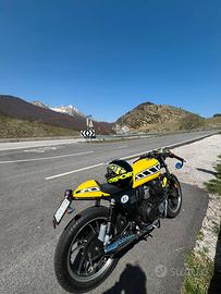 Moto Yamaha XJ550 1981 Cafe Racer