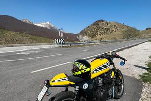 Moto Yamaha XJ550 1981 Cafe Racer