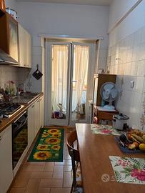 METRO A, TUSCOLANA, 2 stanze singole ed una doppia