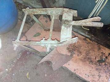 Aratri motocoltivatore