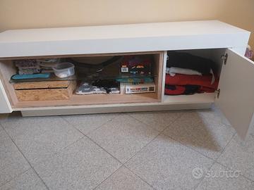 mobiletto basso e moderno