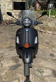 Vespa 300 GTS hpe SuperSport