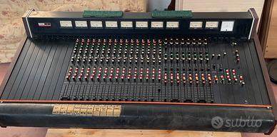 Mixer analogico TEAC 16 in 8 out