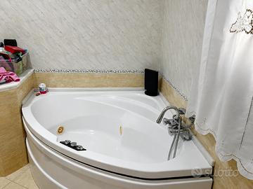 Vasca idromassaggio Jacuzzi