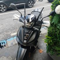 paravento e bauletto nuovi mai  usati  scooter 125