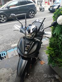 paravento e bauletto nuovi mai  usati  scooter 125