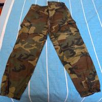 Pantaloni militari