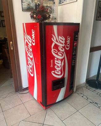 Distributore di coca cola