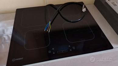 Piano cottura a induzione Indesit - Nuovo